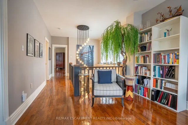 Additional image 19 of 511 Martha St