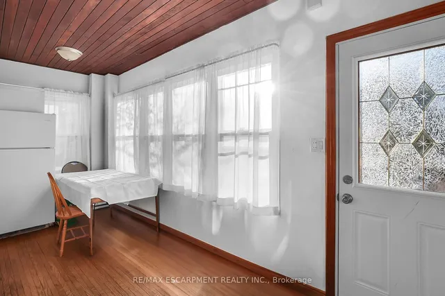 Additional image 7 of 21 Paisley Ave