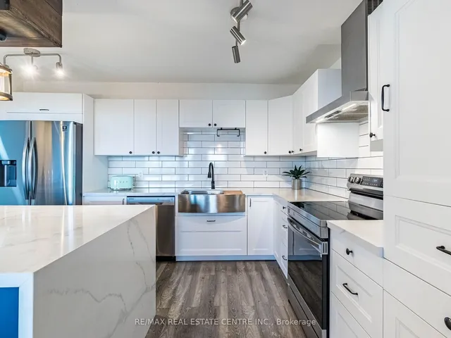 Additional image 8 of 716 The West Mall Unit 1111