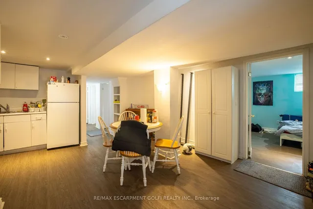 Additional image 24 of 86 Whitney Ave