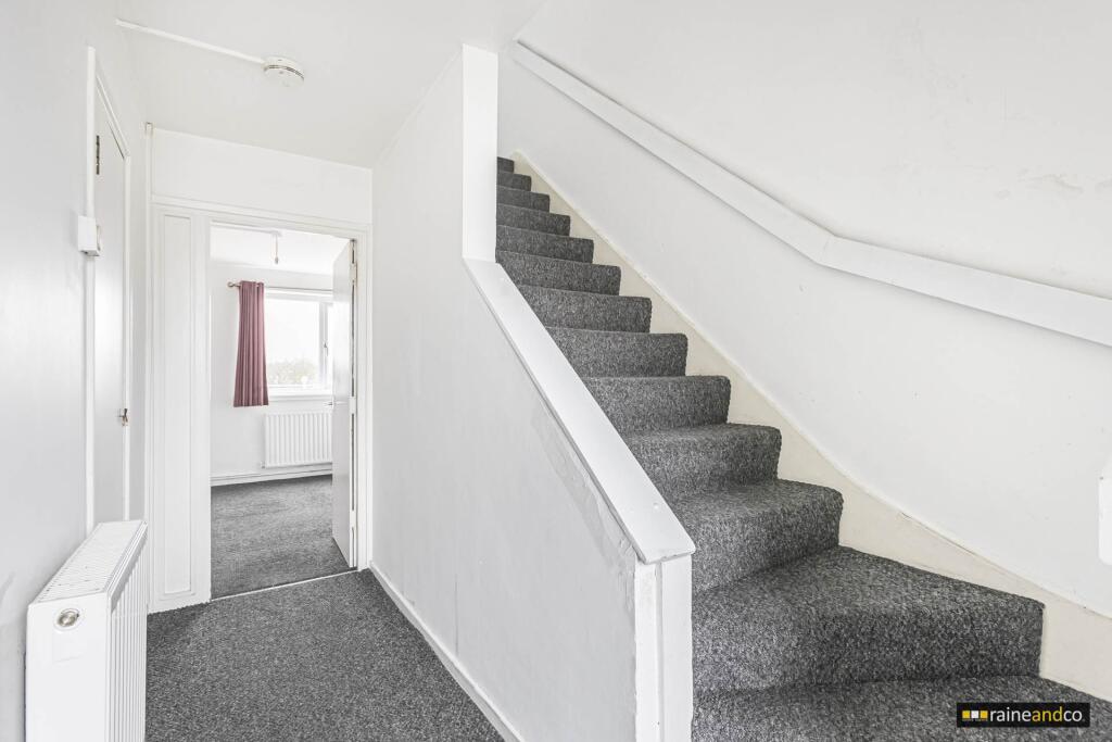 Additional image 9 of White Lion House, Town Centre