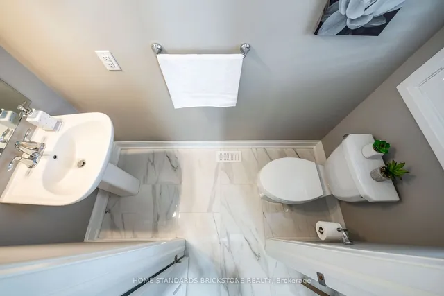 Additional image 21 of 1458 Everest Cres