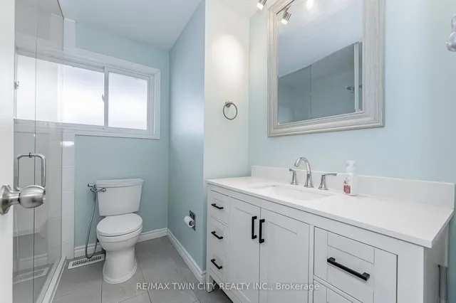 Additional image 17 of 16 Overlea Cres