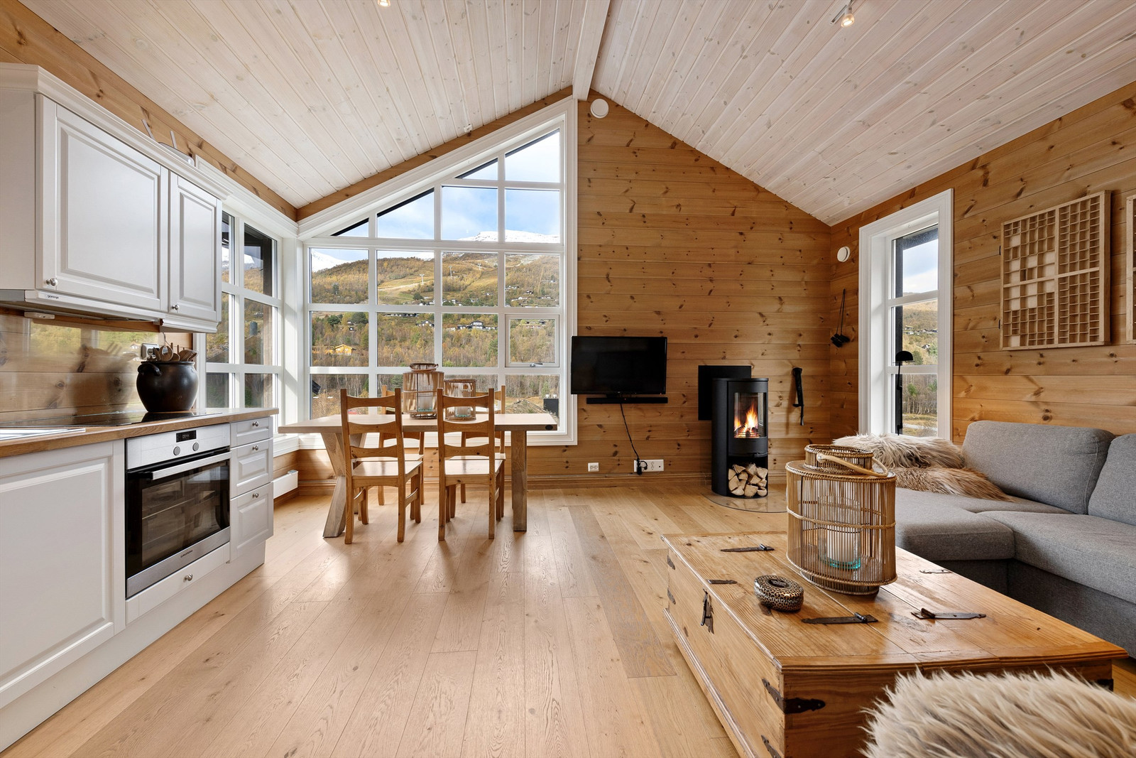 Additional image 2 of Resvegen 100B, 6200 Stranda