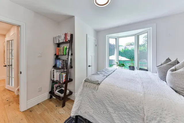 Additional image 16 of 319 Townsend Ave