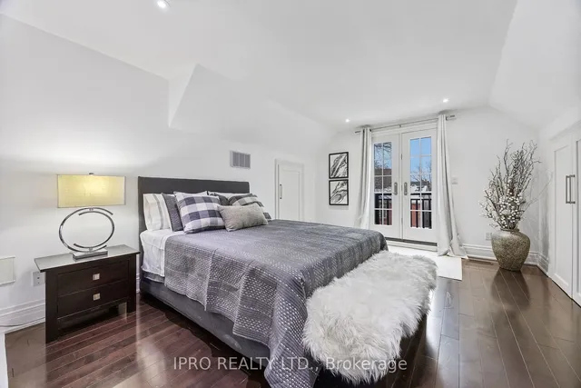 Additional image 31 of 20 Fairview Blvd