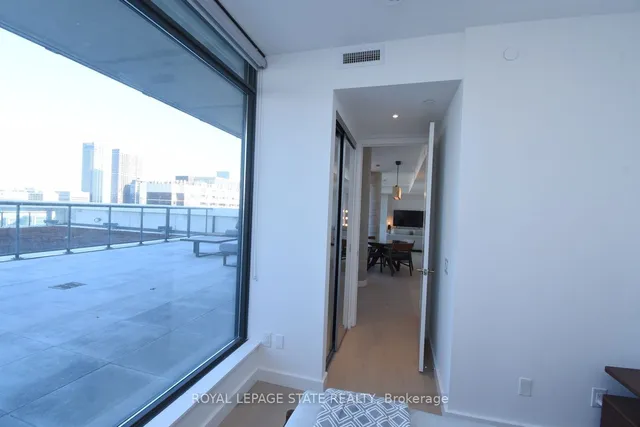 Additional image 20 of 81 Wellesley St Unit 2305