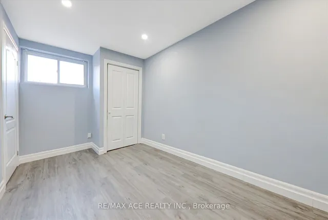 Additional image 25 of 121 Cultra Sq