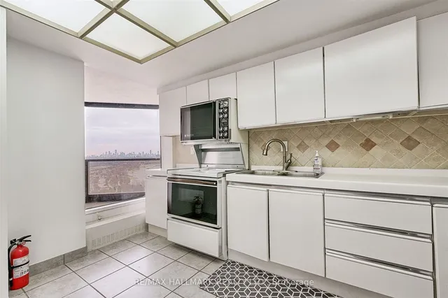 Additional image 12 of 2045 Lake Shore Blvd Unit 2706