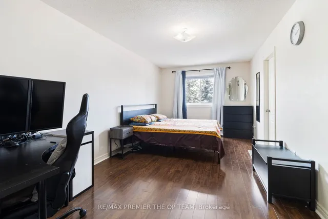 Additional image 28 of 922 Ledbury Cres