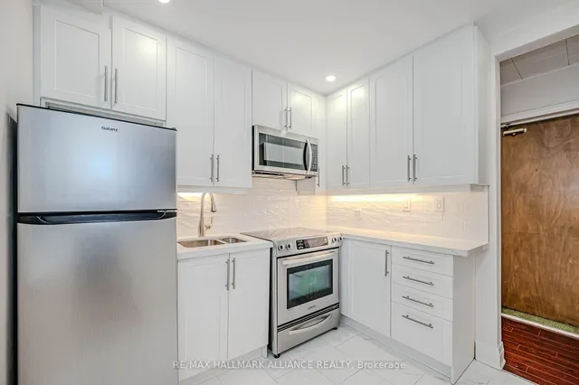 Additional image 8 of 802 KING St Unit 3