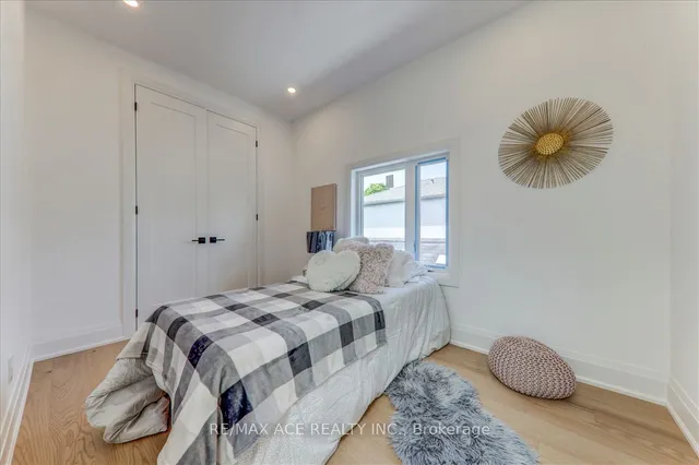 Additional image 23 of 153 King Edward Ave