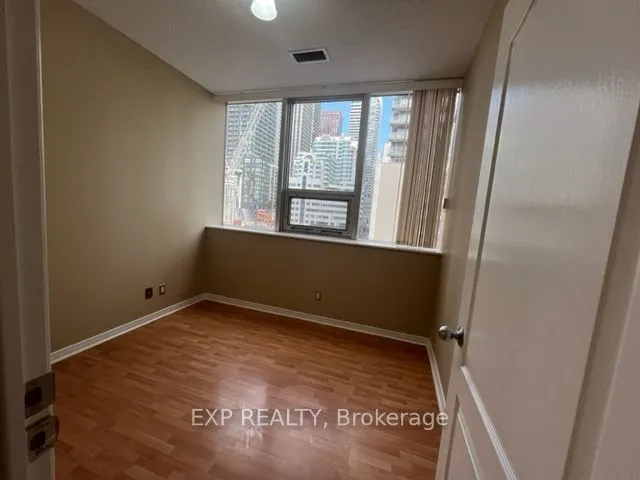 Additional image 11 of 393 King St Unit 501