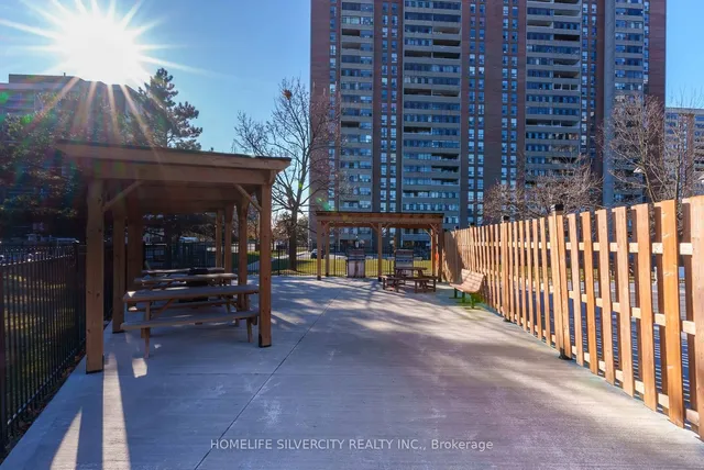 Additional image 38 of 18 Knightsbridge Rd Unit 2303