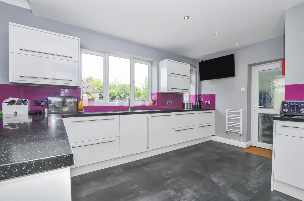 Additional image 6 of Mount Pleasant Lane, Bricket Wood, St. Albans