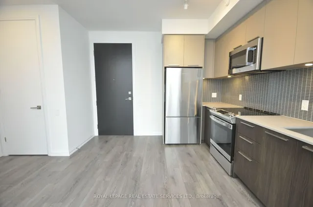 Additional image 10 of 4208 Dundas St Unit 702