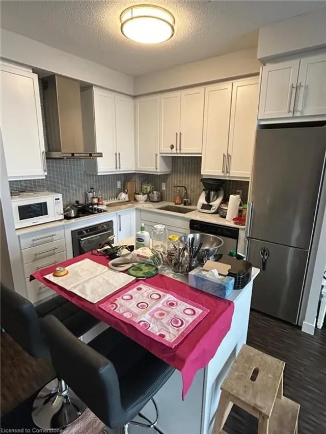 Additional image 7 of 2081 Fairview St Unit 2005