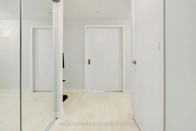 Additional image 5 of 2221 Yonge St Unit 2911