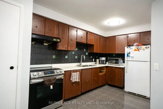 Additional image 10 of 47 John Stoner Dr