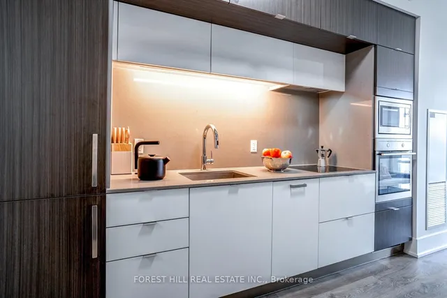 Additional image 12 of 55 Merchants' Wharf Unit 619