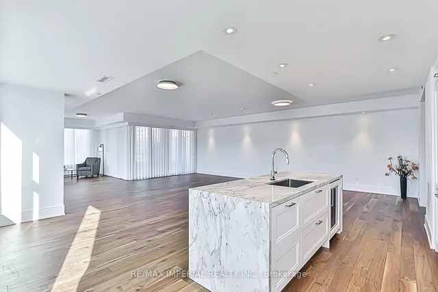 Additional image 18 of 455 Wellington St Unit 910