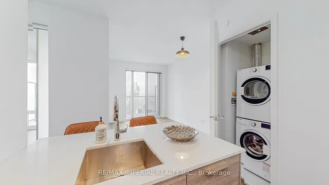 Additional image 12 of 3 Gloucester St Unit 2706