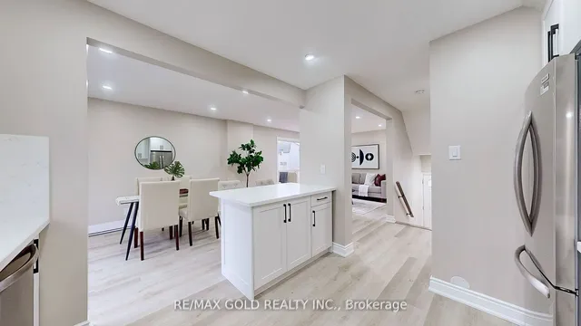 Additional image 14 of 23 Hallcrown Crt