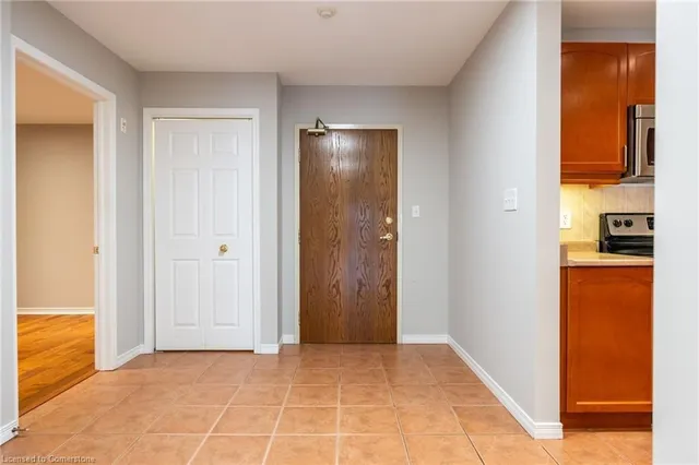 Additional image 12 of 4000 Creekside Dr Unit 207