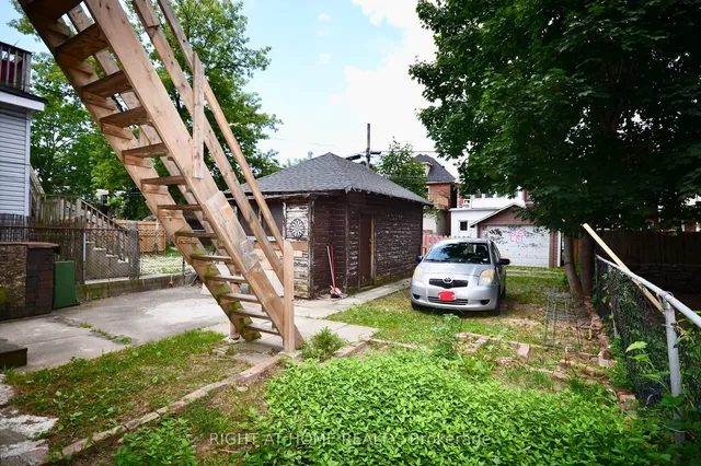 Additional image 5 of 24 Spadina Ave