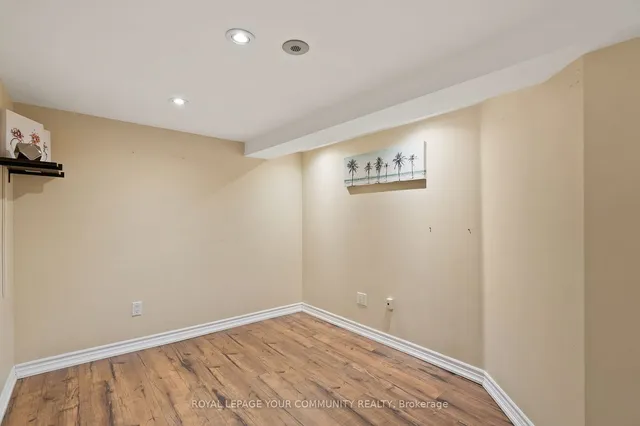 Additional image 31 of 739 Shortreed Cres