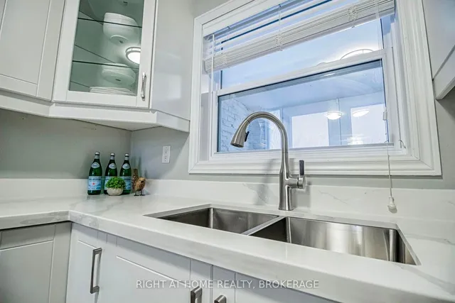 Additional image 15 of 46 L'Amoreaux Dr