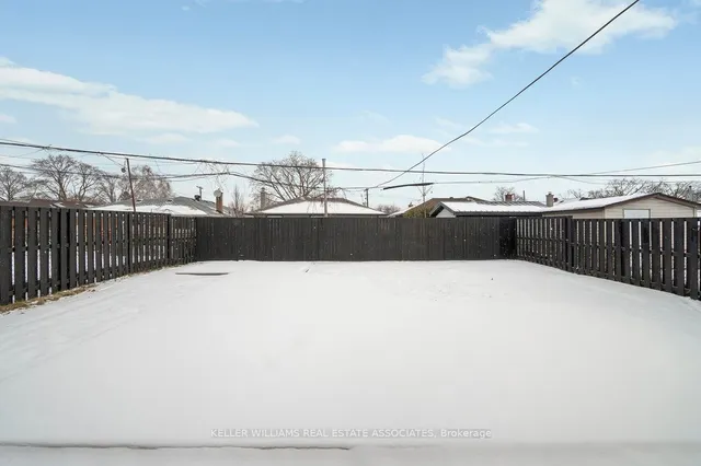 Additional image 21 of 53 Amoro Dr