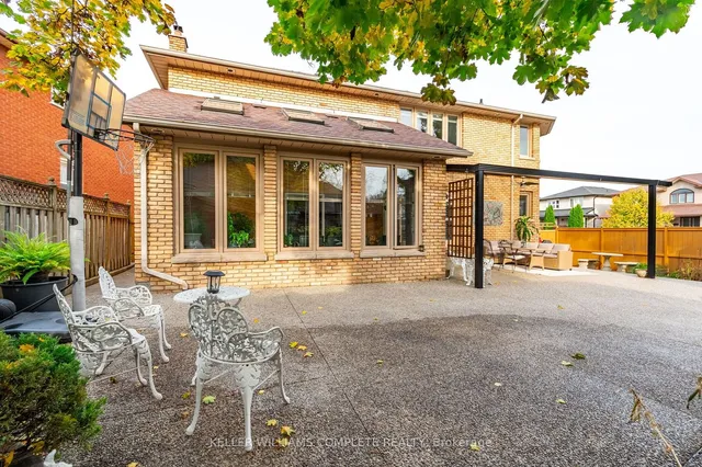 Additional image 39 of 90 Derek Dr