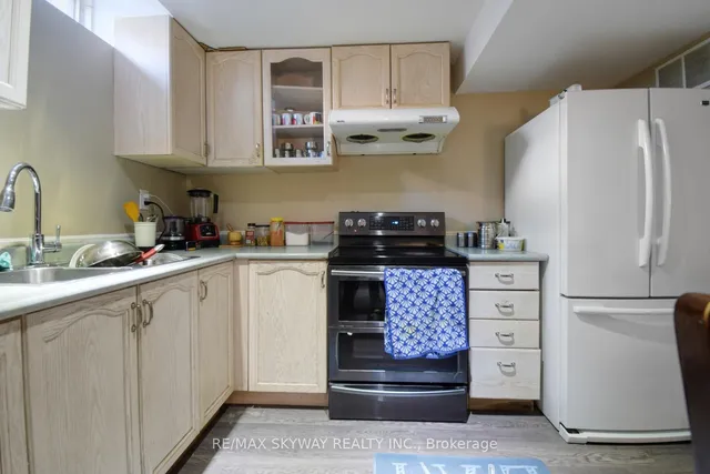 Additional image 31 of 21 Badger Ave