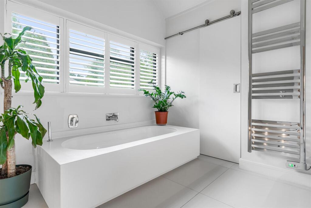 Additional image 14 of The Avenue, Welwyn