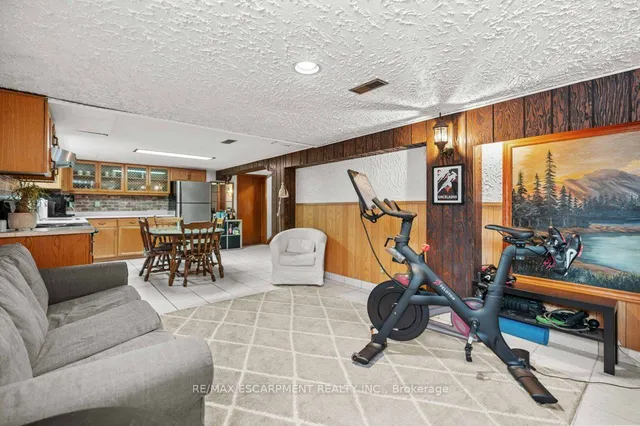 Additional image 28 of 42 Martin Rd