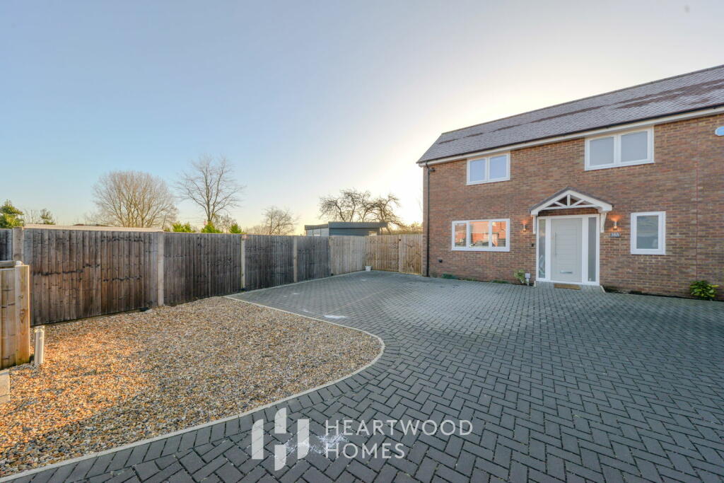 Additional image 24 of Summerfield Close, London Colney, St Albans AL2 1PT