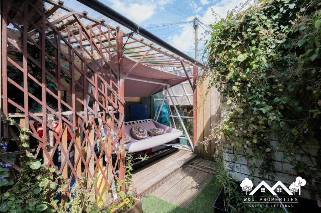 Additional image 43 of Blackburn Road, Darwen, BB3