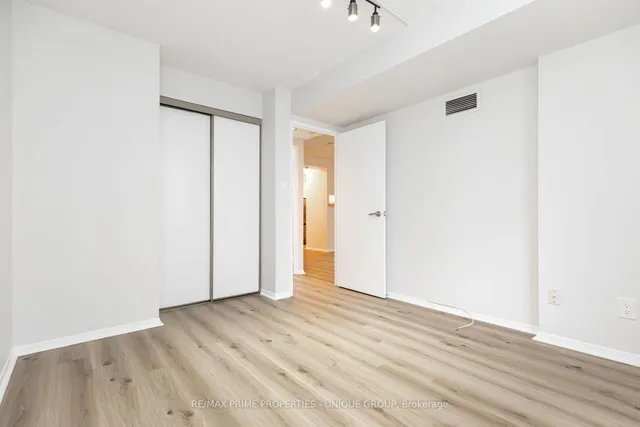 Additional image 16 of 633 Bay St Unit 606