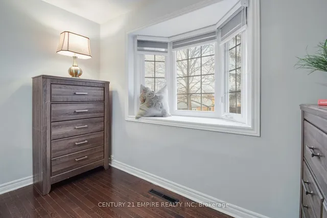 Additional image 18 of 29 Flowertown Ave Brampton Ave