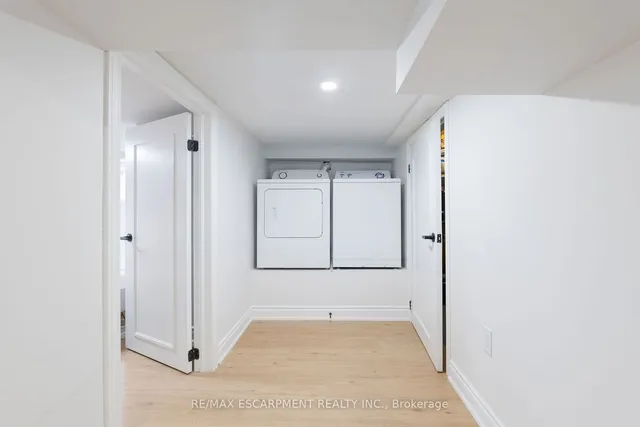 Additional image 31 of 20 Walter Ave