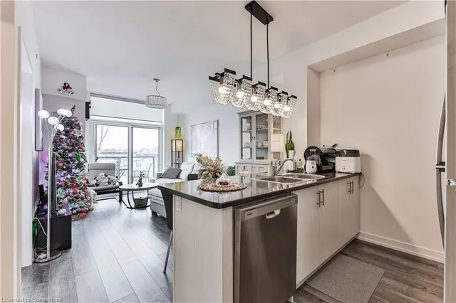 Additional image 9 of 470 Dundas St Unit 307