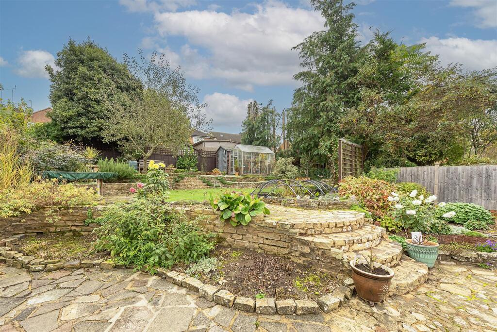 Additional image 11 of Wroxham Way, Harpenden