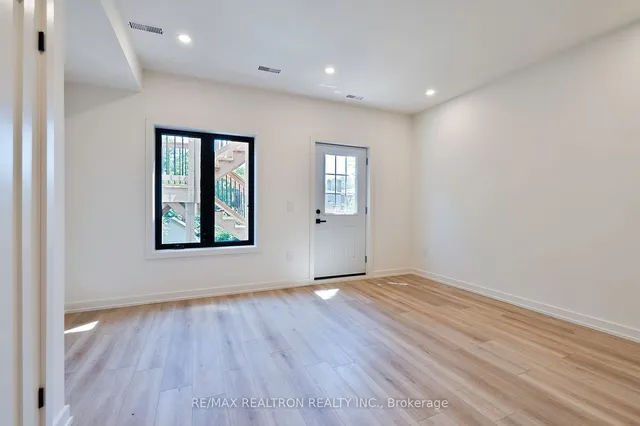 Additional image 33 of 53 Alameda Ave