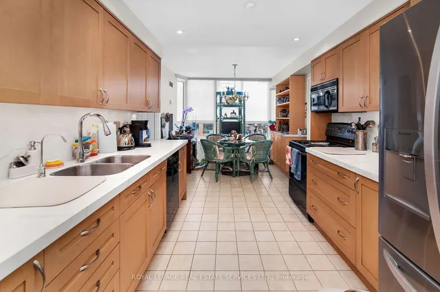 Additional image 19 of 130 Carlton St Unit 609