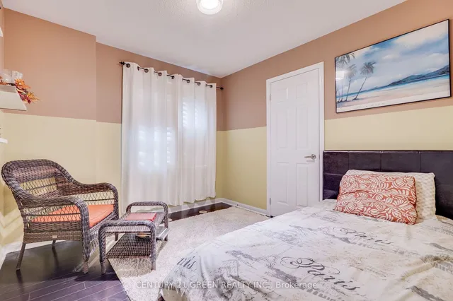 Additional image 19 of 843 Gifford Cres