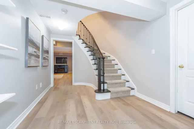 Additional image 34 of 1185 Lindenrock Dr