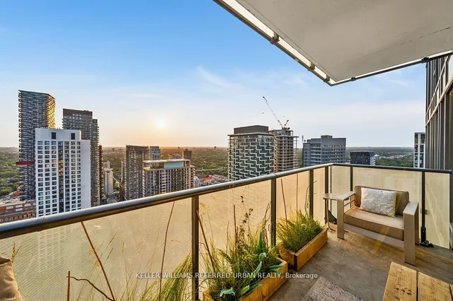 Additional image 18 of 161 Roehampton Ave Unit 4102