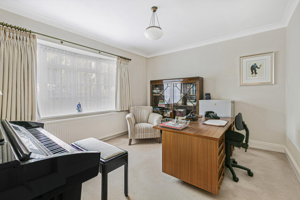 Additional image 5 of Badgers Walk, Tewin, AL6