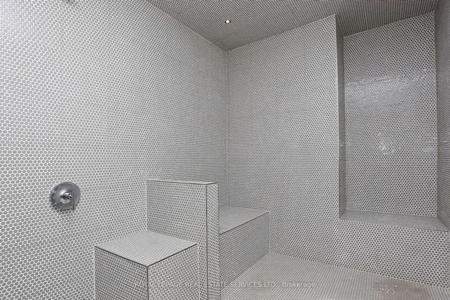 Additional image 30 of 30 Roehampton Ave Unit 413